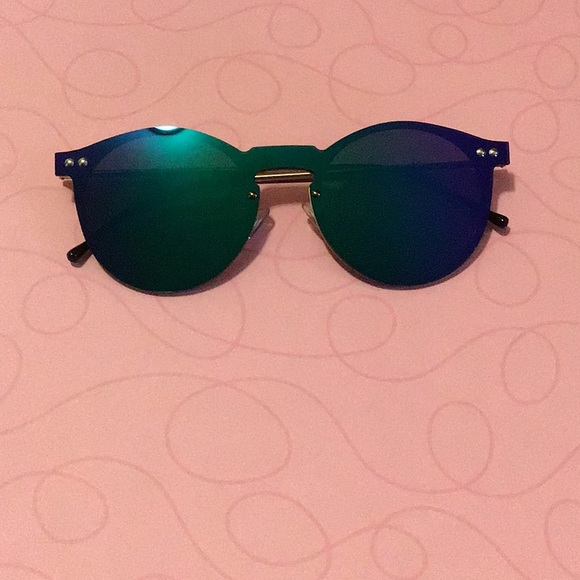 Mirror Sunglasses (Adult) - Picture 3 of 7